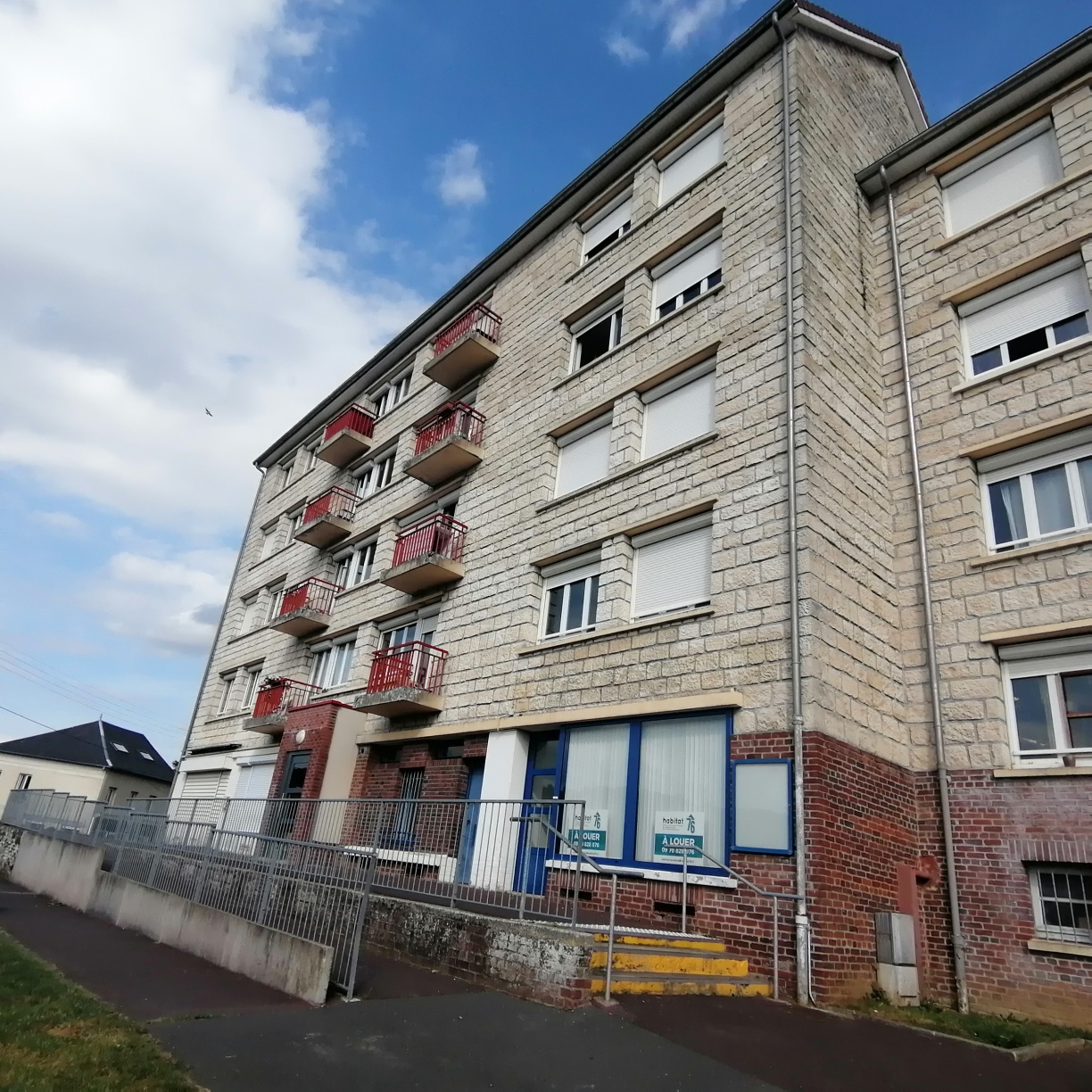 Local de 67 m² à Montville habitat 76